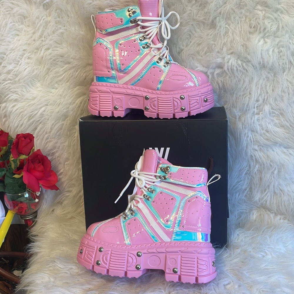 LASR Booties - Picture 5 of 8